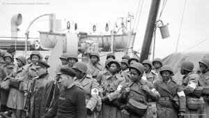 US Army nurses arrive in Greenock, Scotland, 1944