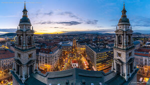Christmas market, St. Stephen's Basilica, Budapest, Hungary