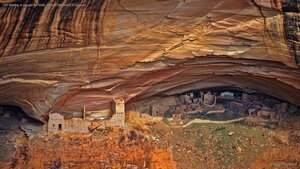 Cliff dwelling at Canyon de Chelly National Monument in Arizona