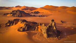 Rock formations and sand dunes in the Sahara, Tassili n’Ajjer, Algeria