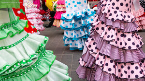 Bailadoras en la Feria de Sevilla, España