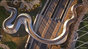 Frank Gehry's BP Pedestrian Bridge connecting Millennium Park and Maggie Daley Park in Chicago