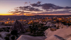Hot air balloons over Göreme Historical National Park in Cappadocia, Türkiye