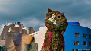 Jeff Koons' 'Puppy' outside the Guggenheim Museum, Bilbao, Spain