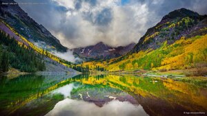 Maroon Lake and the Maroon Bells peaks, Colorado