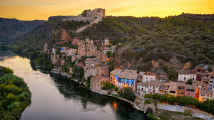 Miravet am Fluss Ebro, Tarragona, Katalonien, Spanien