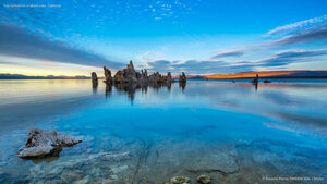 Tufa formations in Mono Lake, California