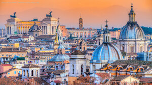 Vista su Piazza Venezia e il centro di Roma, Roma, Italia