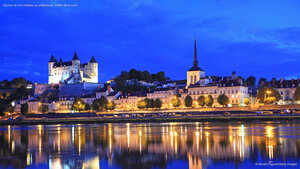 Saumur et son château au crépuscule, Vallée de la Loire