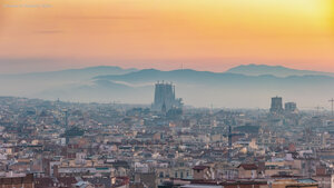 Amanecer en Barcelona, España