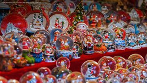 Snow globes for sale in Trentino-Alto Adige/South Tyrol, Italy