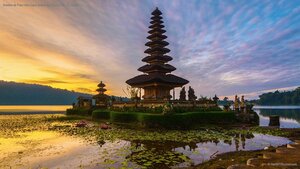 Sunrise at Pura Ulun Danu Bratan temple in Bali, Indonesia