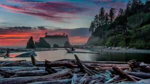 Sunset at Ruby Beach in Olympic National Park, Washington state