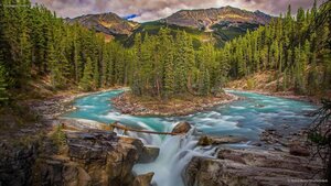 Sunwapta Falls in Jasper National Park, Alberta, Canada