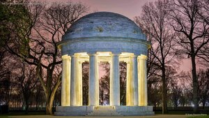 The DC War Memorial, honoring residents of Washington, DC, who fought in World War I
