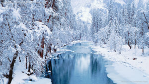 Rivière Merced, parc national de Yosemite, Californie, États-Unis